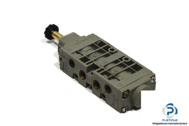 bosch-0-820-023-040-single-solenoid-valve-1