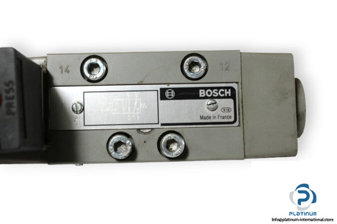 bosch-0-820-024-026-single-solenoid-valve-with-coil-1