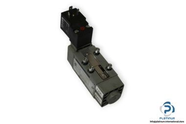 Bosch-0-820-024-026-single-solenoid-valve-with-coil