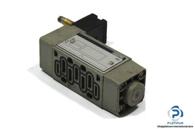 bosch-0-820-024-076-single-solenoid-valve-1