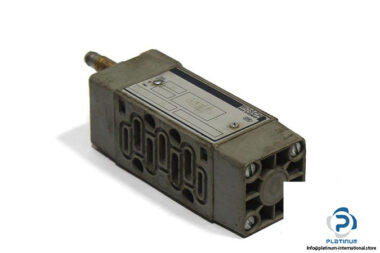 bosch-0-820-024-101-single-solenoid-valve-1