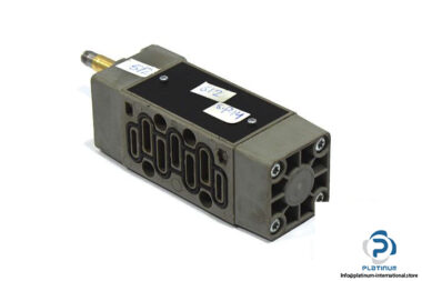 bosch-0-820-024-104-single-solenoid-valve-1