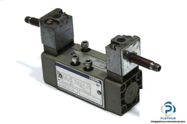 bosch-0-820-024-502-double-solenoid-valve