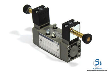 bosch-0-820-024-515-double-solenoid-valve