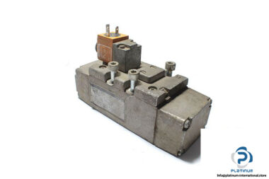 Bosch-0-820-026-002-single-solenoid-valve