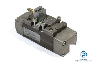 bosch-0-820-026-026-single-solenoid-valve