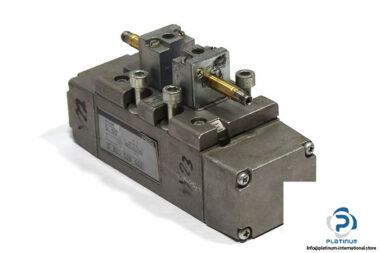 bosch-0-820-026-502-double-solenoid-valve