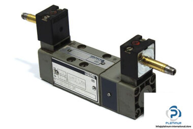 bosch-0-820-027-002-double-solenoid-valve