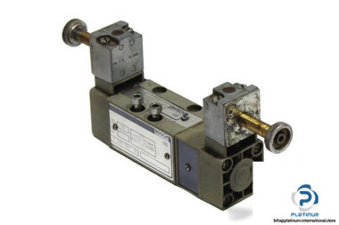 bosch-0-820-027-102-double-solenoid-valve