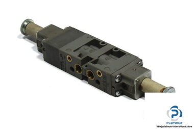 bosch-0-820-034-990-double-solenoid-valve-1