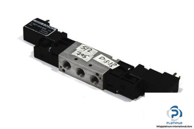 bosch-0-820-038-601-double-solenoid-valve-1