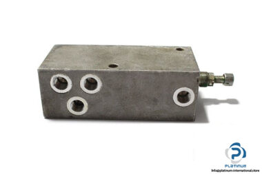 bosch-0-820-215-003-pneumatic-delay-valve-1