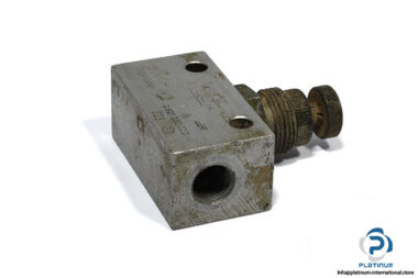 bosch-0-821-200-002-flow-control-valve-2