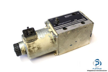 bosch-0810001047-directional-control-valve