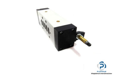 CAMOZZI-953-000-P11-23-SOLENOID-VALVE-SUBPLATE-3_675x450.jpg