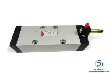 CAMOZZI-953-000-P15-23-IL-SINGLE-SOLENOID-VALVE3_675x450.jpg