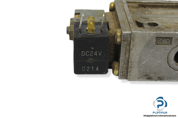ckd-4f110-l-single-solenoid-valve-3