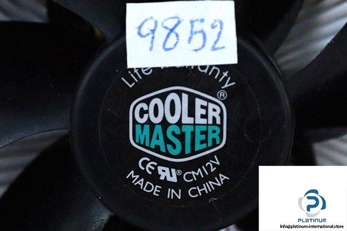 cooler-master-CM12V-cooling-fan-used-2