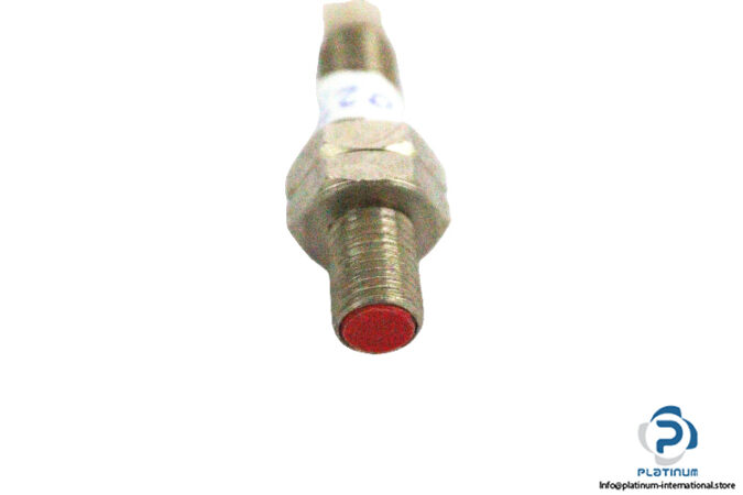 cylindrical-sensor-SN5-NPN-NC8-44-inductive-proximity-sensor-(used)-1