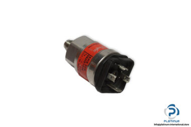 danfoss-AKS-32R-pressure-transmitter-used-2