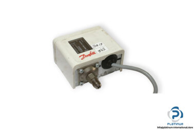 danfoss-KP6B-pressure-switch-used