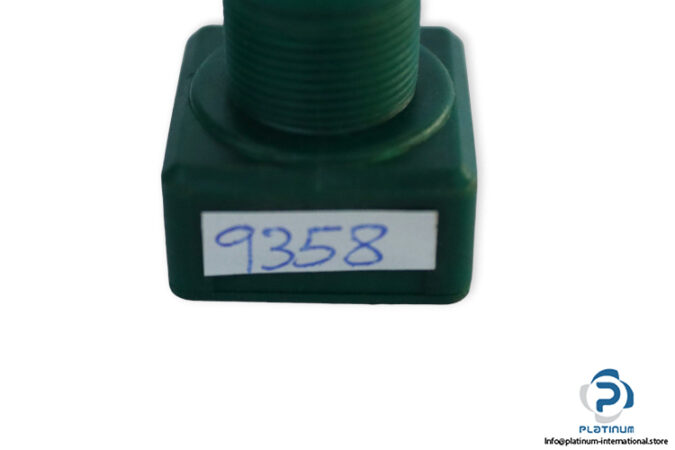 di-soric-OT-6-18-KR-400-P3LK-diffuse-sensor-(Used)-2