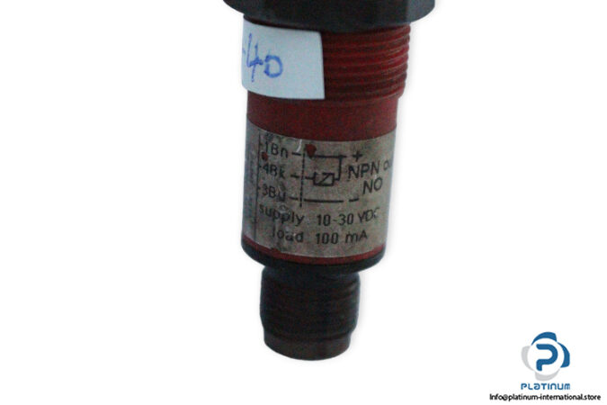 diell-SS2_AN-2E-photoelectric-diffuse-reflection-sensor-used-3