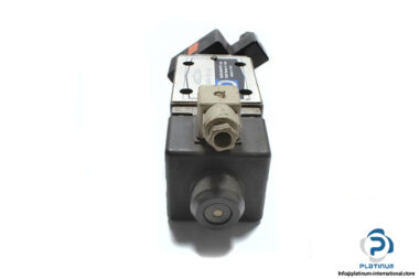 diplomatic-d4p4-s1_30-solenoid-operated-directional-valve-1