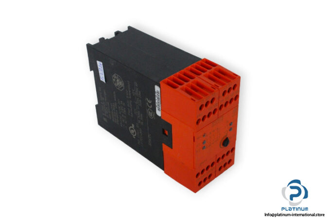 dold-BH5928.47_61-emergency-stop-module-(used)