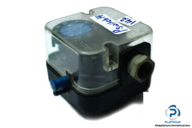 DUNGS-LGW-50-A2P-DIFFERENTIAL-PRESSURE-SWITCH_675x450.jpg