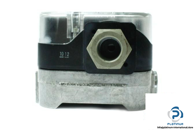 DUNGS-LGW-50-A4-DIFFERENTIAL-PRESSURE-SWITCH3_675x450.jpg