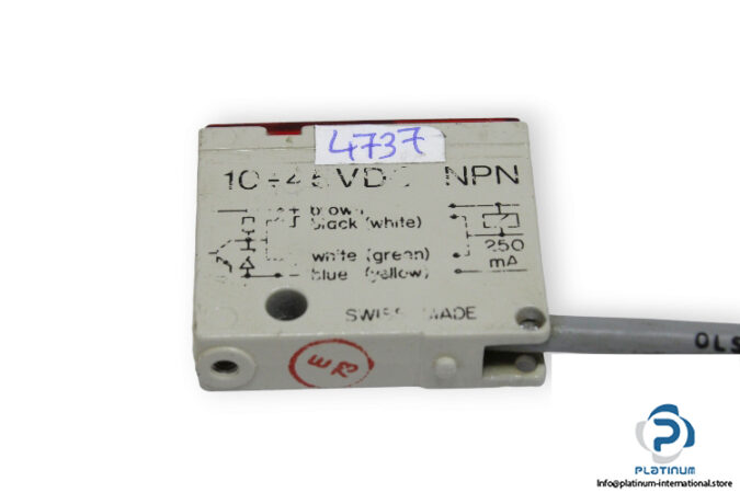 elesta-OLS-322B992-photoelectric-sensor-used-3