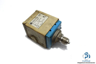 endress-hauser-PMC-133-1M1F2AD20-pressure-switch