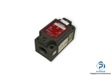 euchner-NZ1HB-511-safety-switch-(used)
