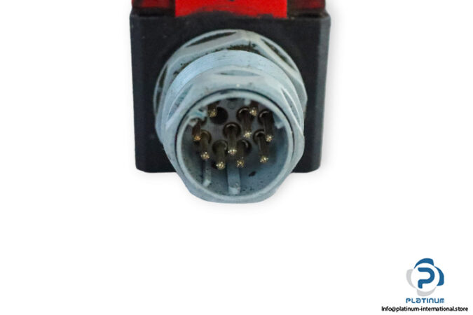 euchner-TP3-4141A024SR11-safety-switch-(used)-1