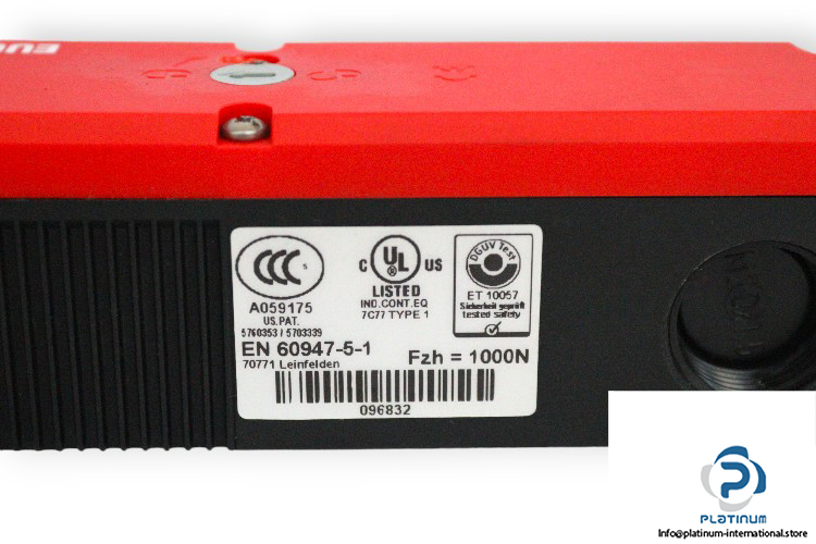 euchner-TP4-2131A024M-safety-switch-tp-with-door-monitoring-contact-new-2