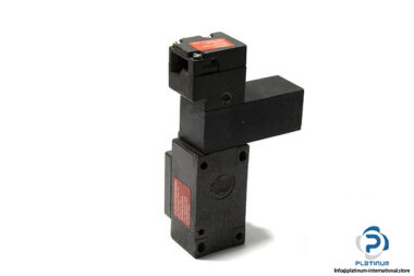 euchner-nz1vz-538-a3_vsm09-safety-switch-with-separate-%e2%80%8eactuator-1