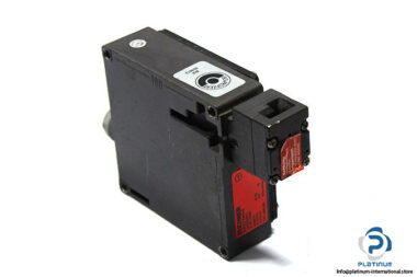 euchner-tz2re024sr11-safety-switch-1