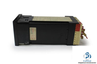 EUROTHERM-810-003-000-003-618-10-212-000-09-53-00-TEMPERATURE-CONTROLLER3_675x450.jpg