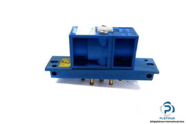 FESTO-10039-PNEUMATIC-VALVE-3_675x450.jpg