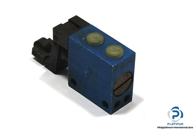 festo-l3-1_4-roller-lever-valve-1