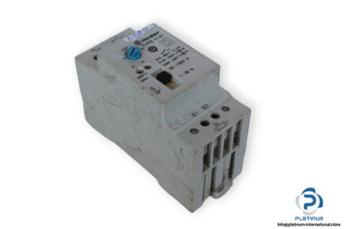 finder-11.01-modular-light-dependent-relay-(used)