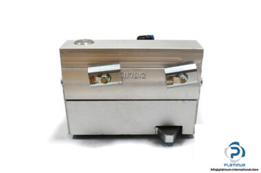 flexlink-xbpd-32x15-c-pallet-stop-1
