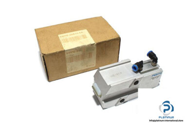flexlink-xmpd-20x10-ea-pallet-stop-1