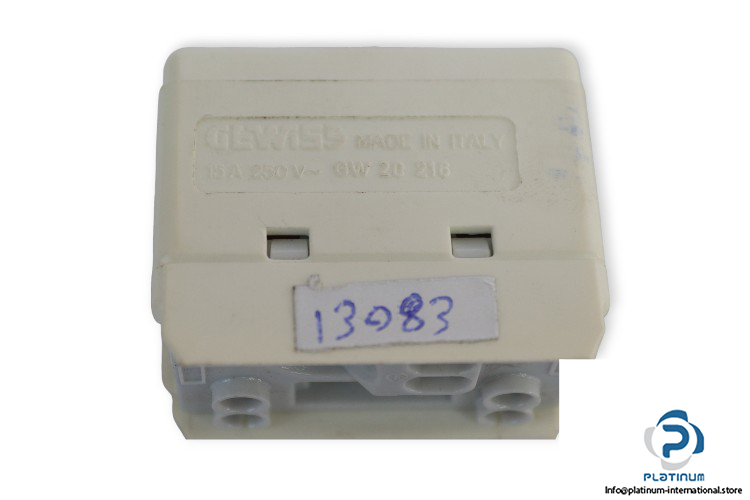 gewiss-GW-20-216-socket-outlet-(new)-1