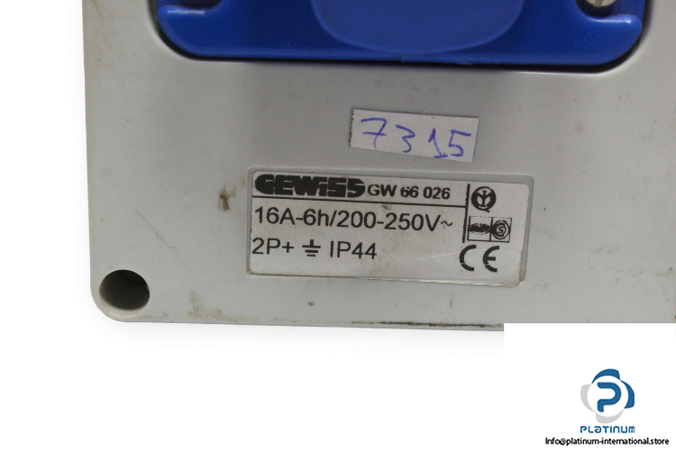 gewiss-GW-66-026-horizontal-socket-outlet-(used)-1