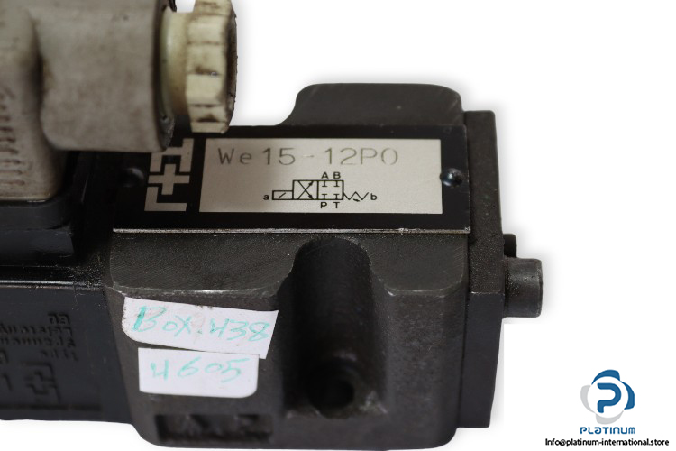 hartmann-lammle-WE-15-12P0-directional-control-valve-(used)-1
