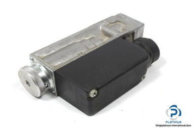 HERION-0820162-DIAPHRAGM-PRESSURE-SWITCH3_675x450.jpg