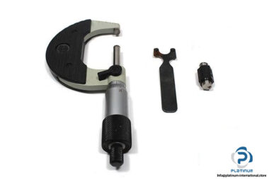 HIP-D-0109-OUTSIDE-MICROMETER3_675x450.jpg