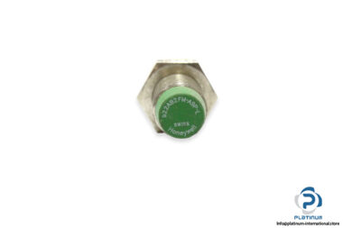 honeywell-922AB2FM-A9P-L-inductive-proximity-sensor-used-2